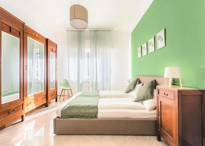 Hostly - Colorhome Pisa Midtown - Unique 3 Rooms With 3 Private Bathrooms